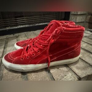 Red Velvet Golden Goose